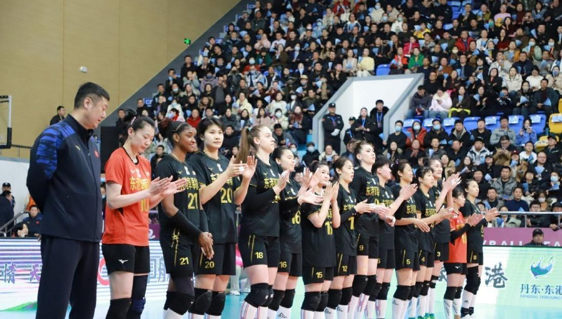 包含冰岛国脚力挽狂澜,全力冲击半决赛的词条